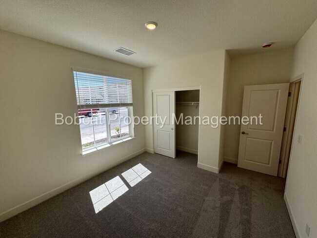 Building Photo - 1484 W Sunset Way