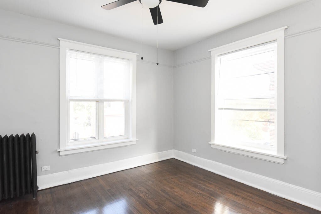 Building Photo - 1251 W Rosemont Ave