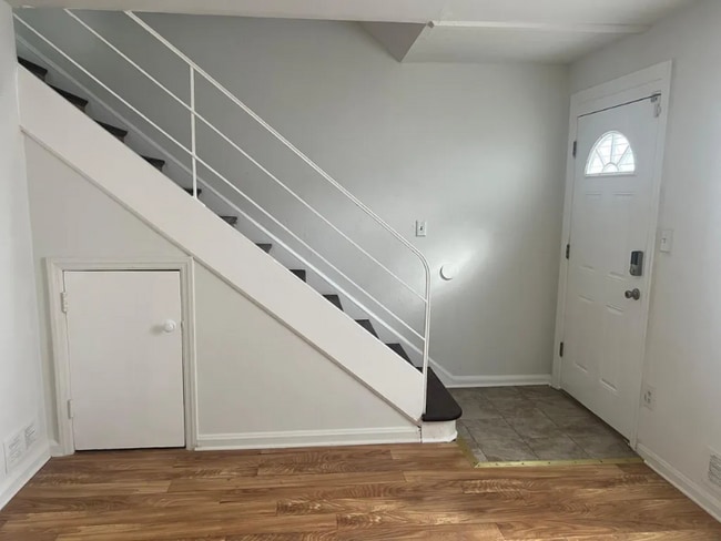 Building Photo - 2553 Colebrooke Dr