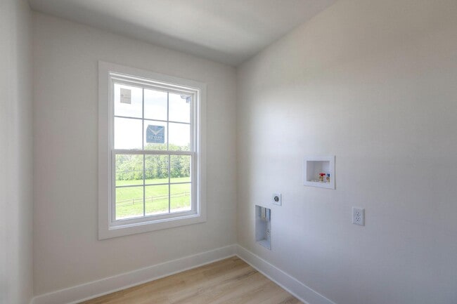 Building Photo - 427 W Linden Ave