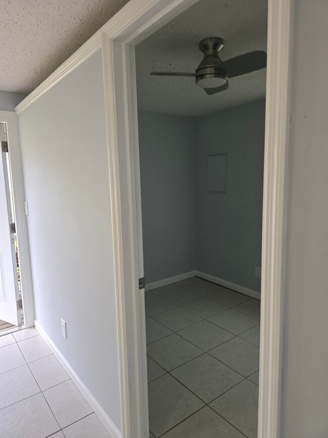 Building Photo - 513 Greynolds Cir