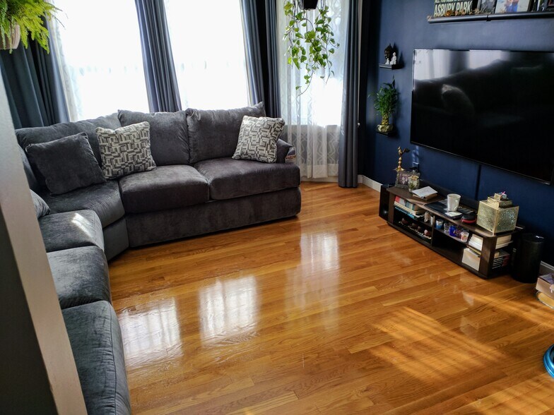 Building Photo - 63 Fenno St