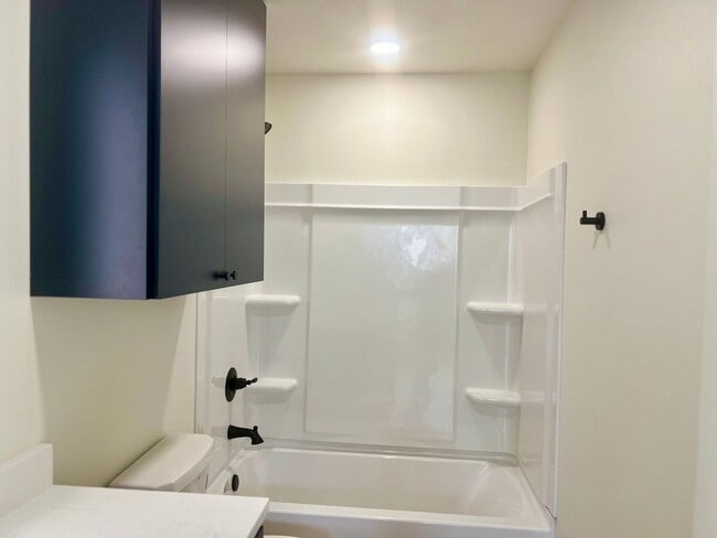 Building Photo - The Court At Overton