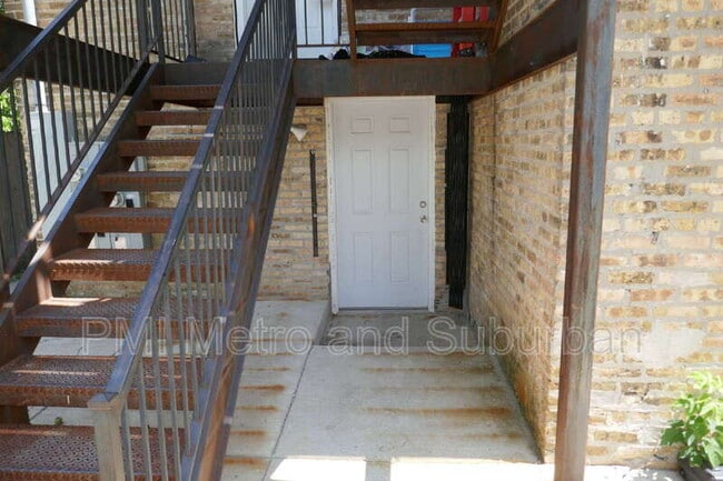 Building Photo - 1832 Dodge Ave