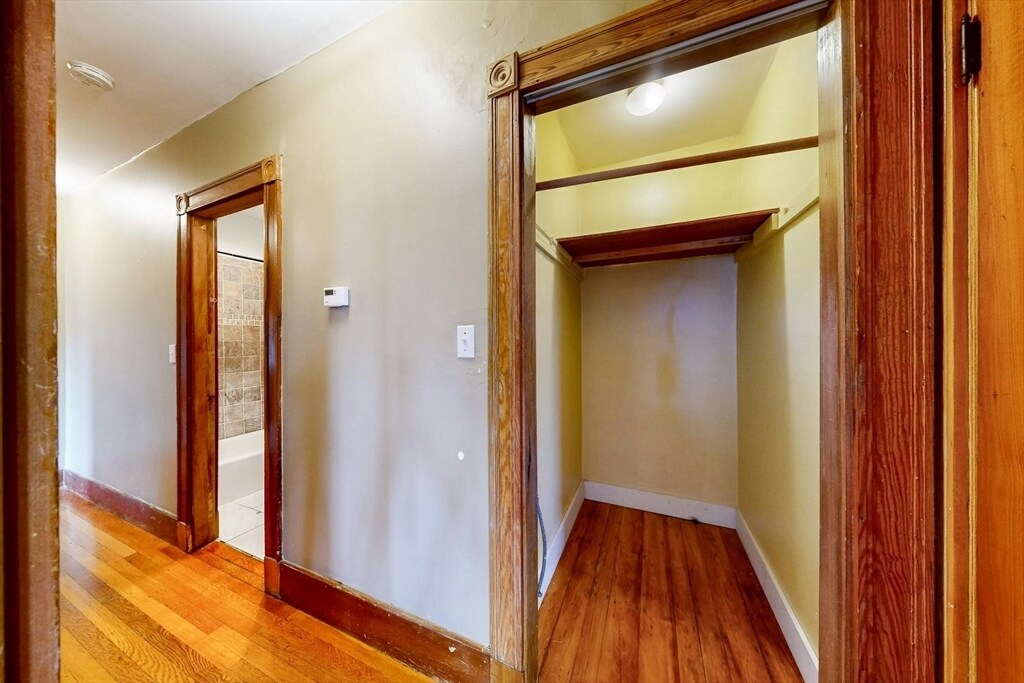 Building Photo - 76 Belden St