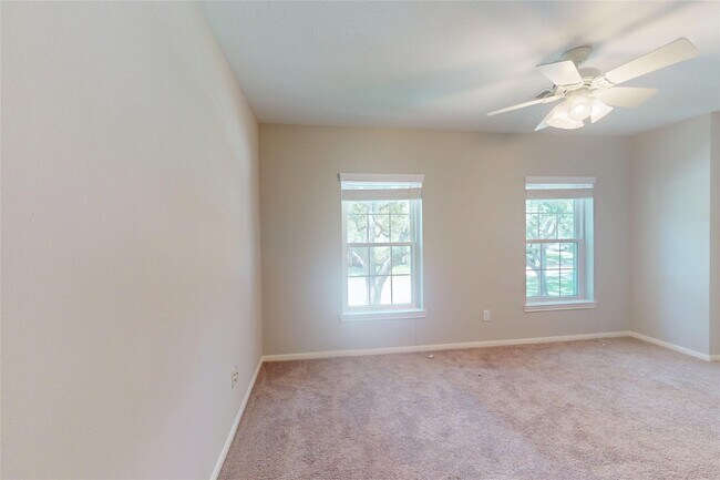 Building Photo - 23027 Lodgepoint Dr