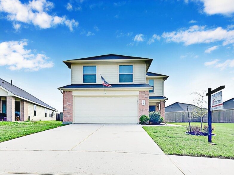 Building Photo - 21407 Jamals Way