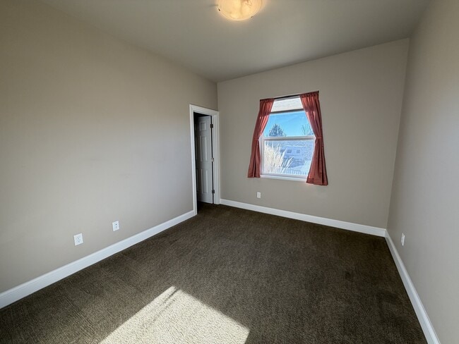 Building Photo - 1405 Harmony Ct