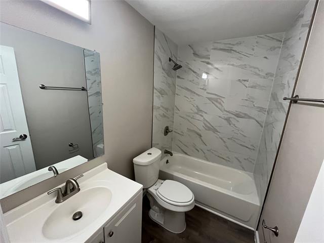 Building Photo - 525 Oxford Park