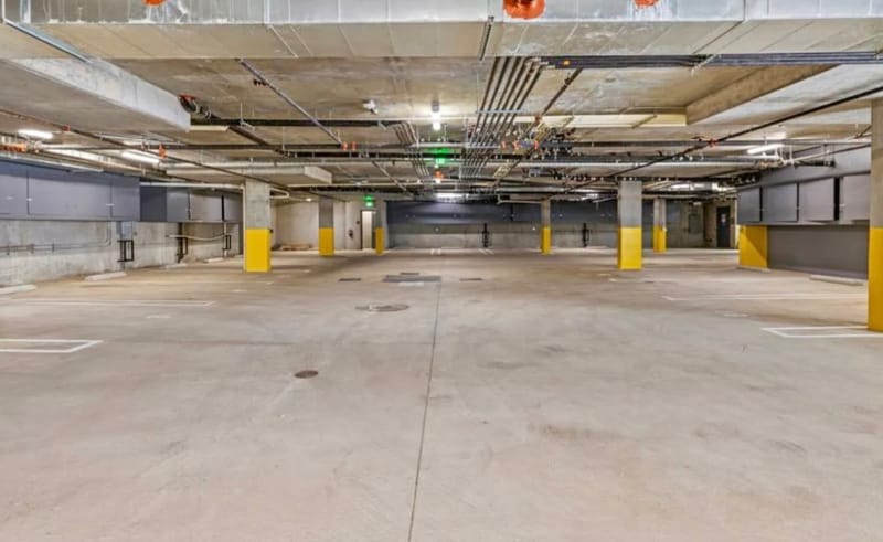 Building Photo - 423 Oak St