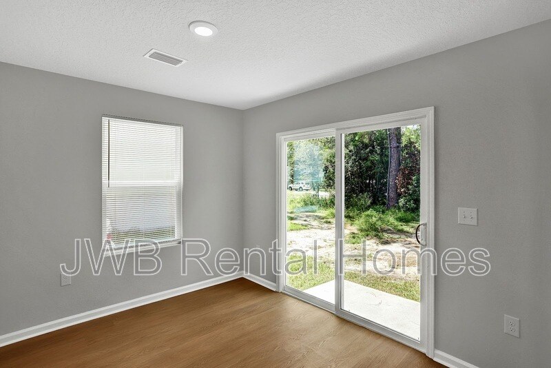 Building Photo - 2208 Spires Ave