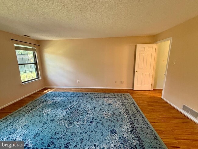 Building Photo - 30 Hopkinson Ct