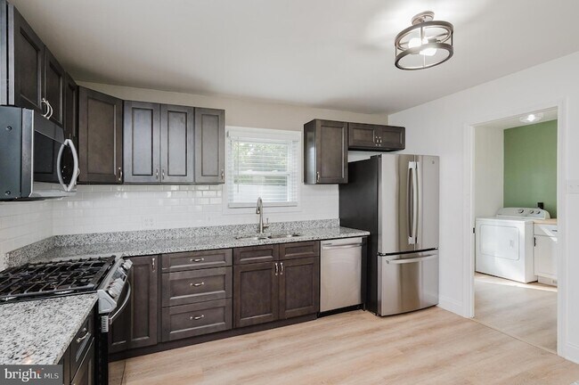 Building Photo - 630 Sequoia Dr
