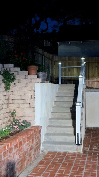 Building Photo - 3155 Linda Vista Rd