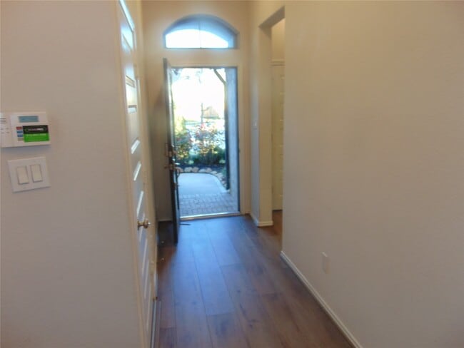 Building Photo - 24978 Tidmor Ln