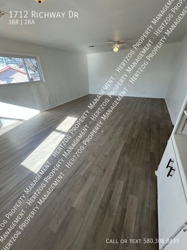 Building Photo - 1712 Richway Dr