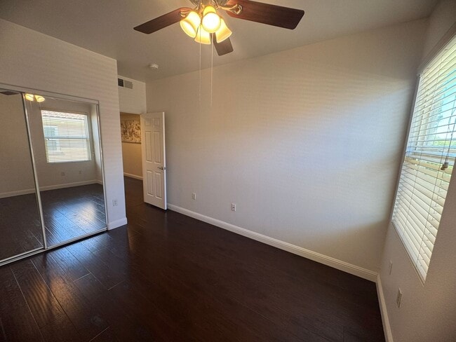 Building Photo - Spacious 2 Story Condo In Westlake Villas