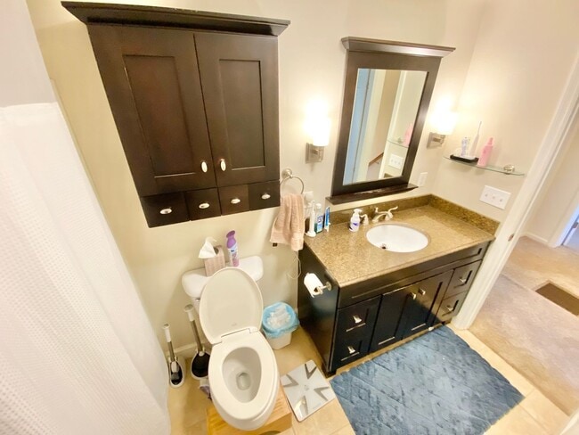 Building Photo - 3 Bedroom Condo in South Burlington VT Available 12/6!