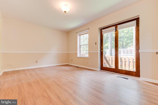 Building Photo - 9073 Lambskin Ln