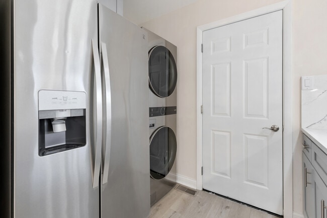 Building Photo - 601 Hillcrest Blvd