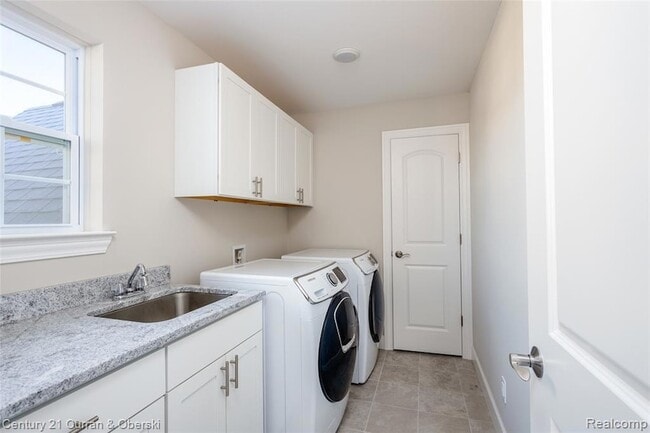 Building Photo - 47749 Fieldstone Dr