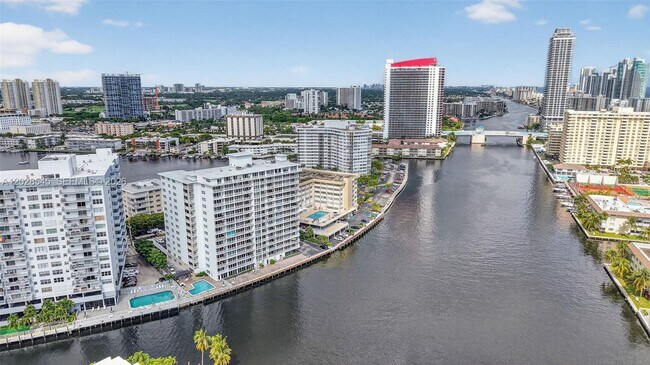 Building Photo - 121 Golden Isles Dr