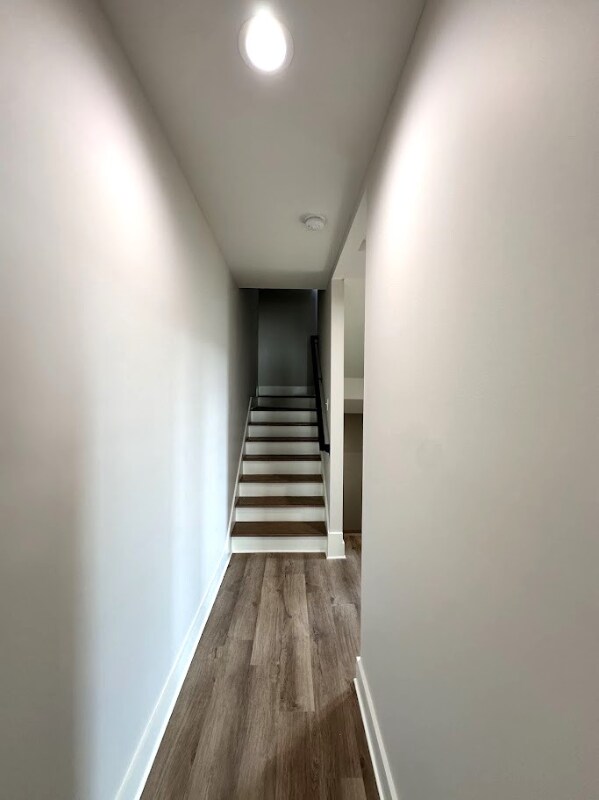 Building Photo - 9 Walnut St NE