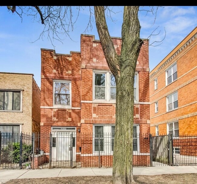 Building Photo - 2614 W Thomas St