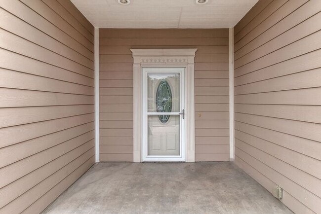 Building Photo - Beautiful and Spacious 4Bd 3.5Bath Home in...
