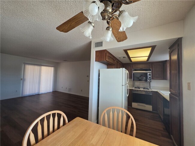 Building Photo - 1190 Ramar Rd