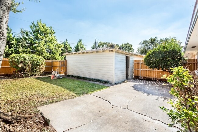 Building Photo - 7440 Walling Ln