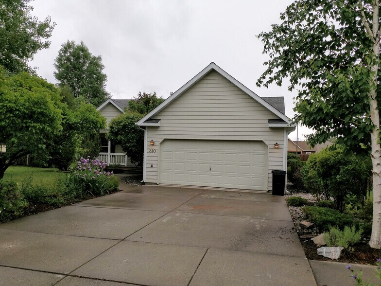 Building Photo - 310 N Sweetgrass Ave