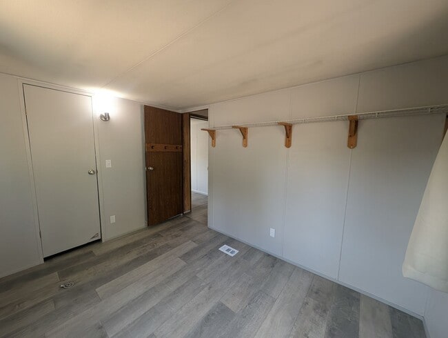 Building Photo - 2976 Deeter Rd