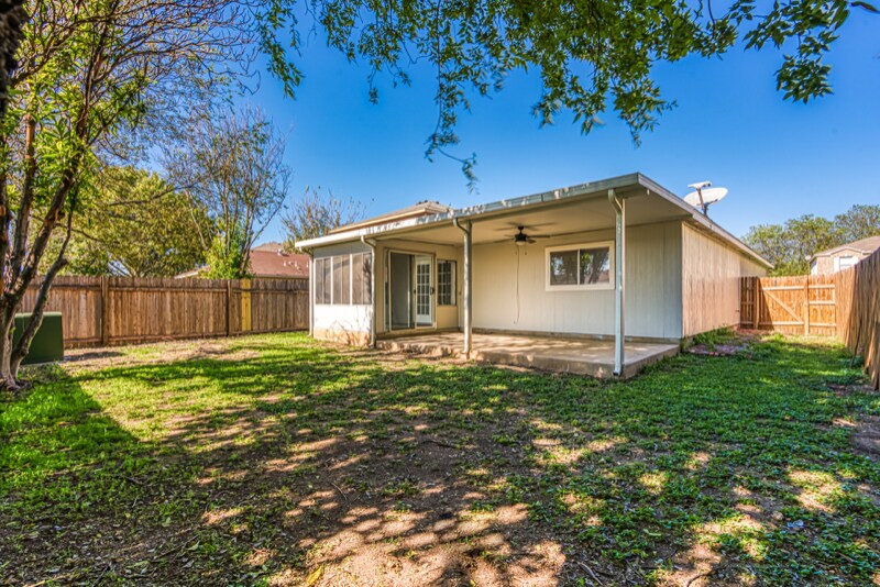 Building Photo - 9438 Celine Dr