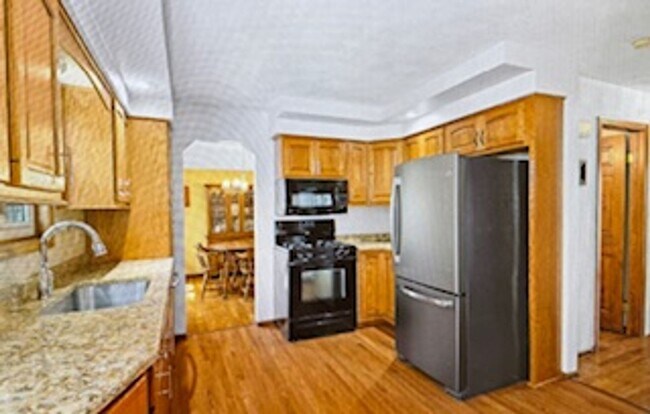 Building Photo - 3 Bedroom / 3.5 Bath House in Peoria