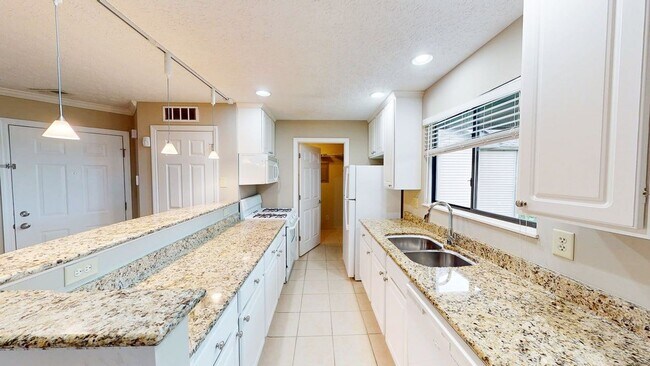 Building Photo - 5321 Stonemeadow Ave