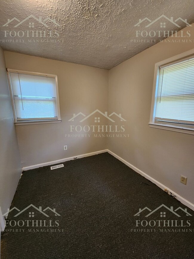 Building Photo - Charming 3-Bedroom Brick Home in Anderson,...