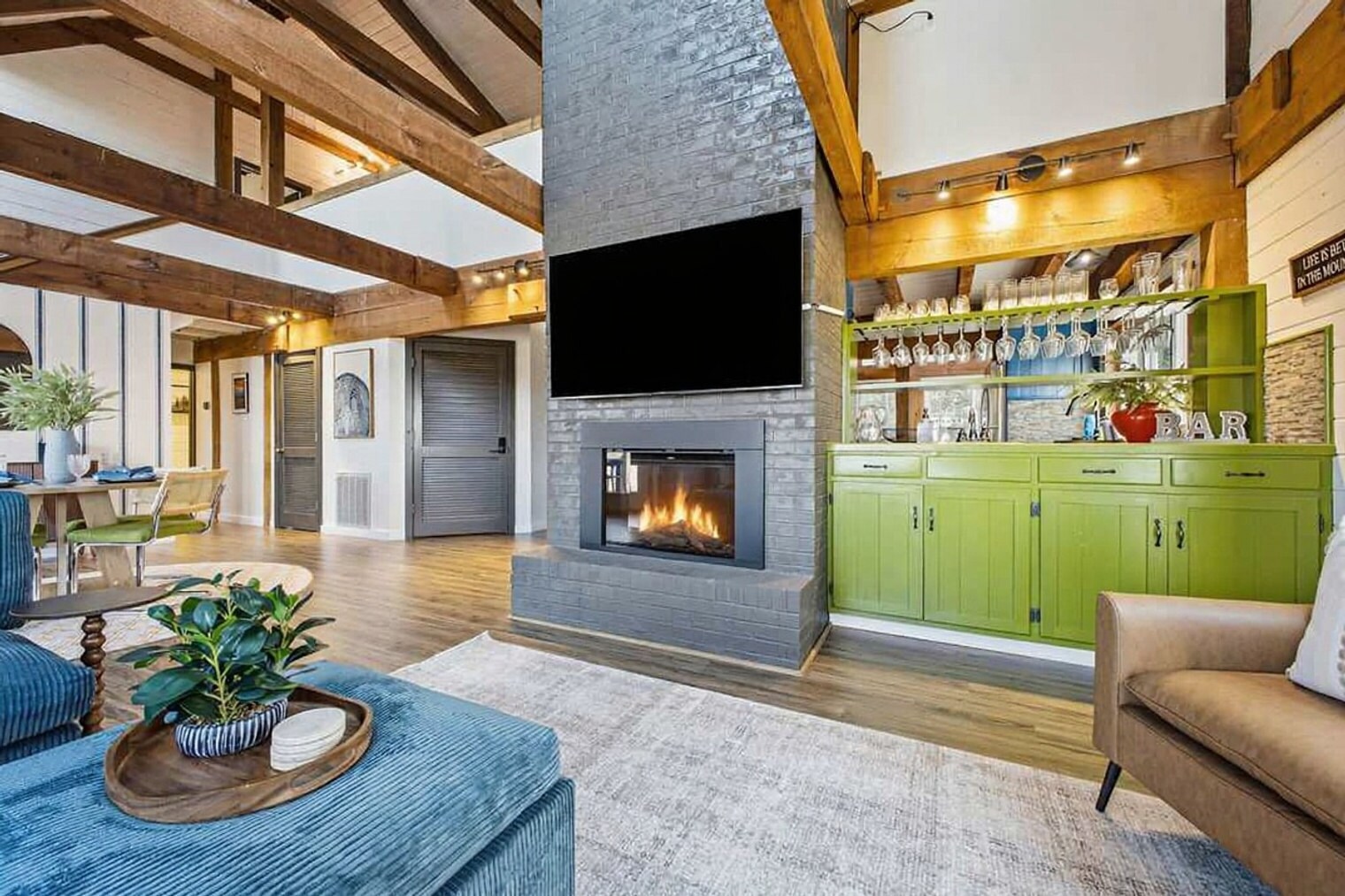 Building Photo - 140 Camby Dr