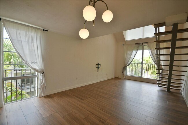 Building Photo - 6884 N Kendall Dr