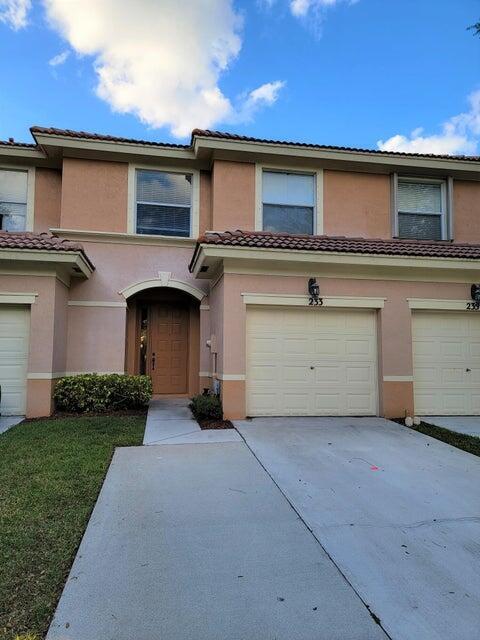 Primary Photo - 233 River Bluff Ln