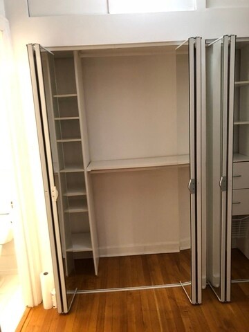 Building Photo - 1205 W Sherwin Ave