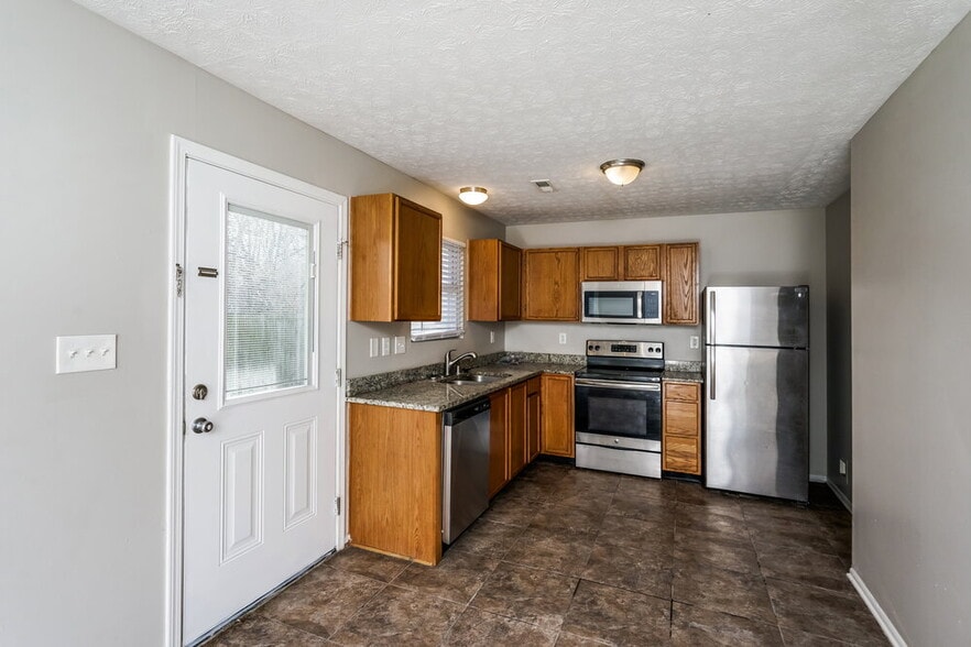 Building Photo - 6311 Hackel Dr
