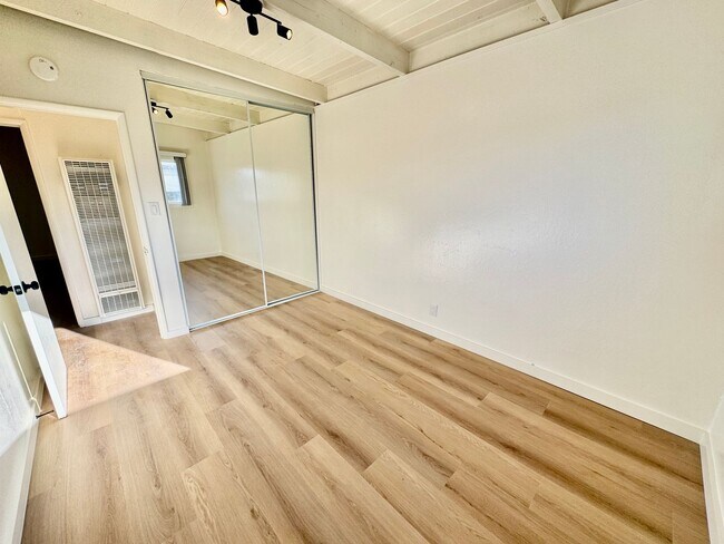 Building Photo - El Cerrito, Newly Renovated 2BR/1BA Upstairs Unit – Convenient Location!