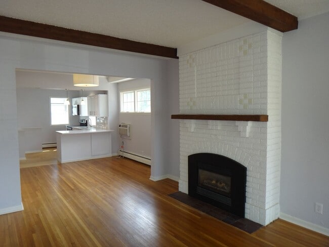 Building Photo - 3br/2ba Linden Hills Charmer - Great Location, Professional Management!