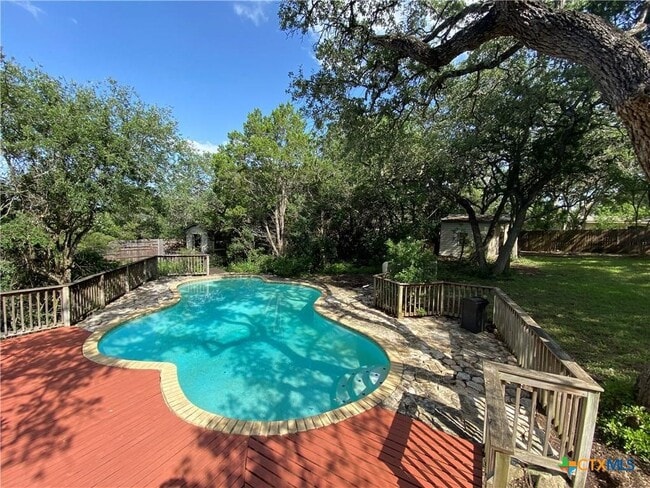 Building Photo - 920 Encino Dr