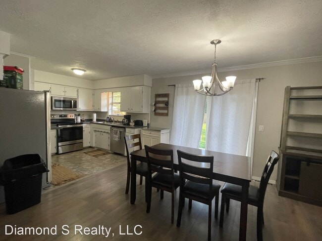 Building Photo - 3 br, 2 bath House - 4233 W Monterrey St