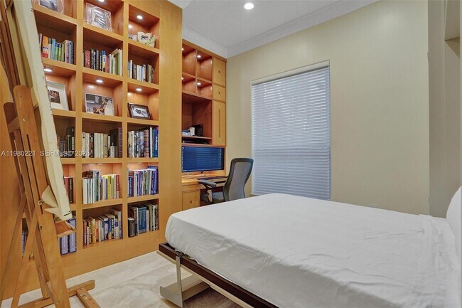 Building Photo - 1529 Shoreline Way