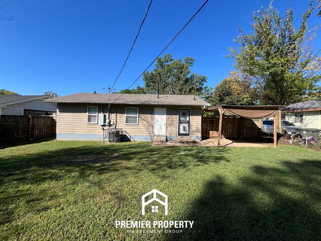 Building Photo - 3124 S Goodlett St