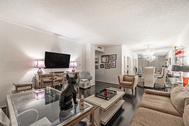 Building Photo - 661 Bering Dr