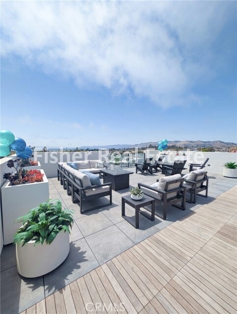 Building Photo - 402 W Grand Ave